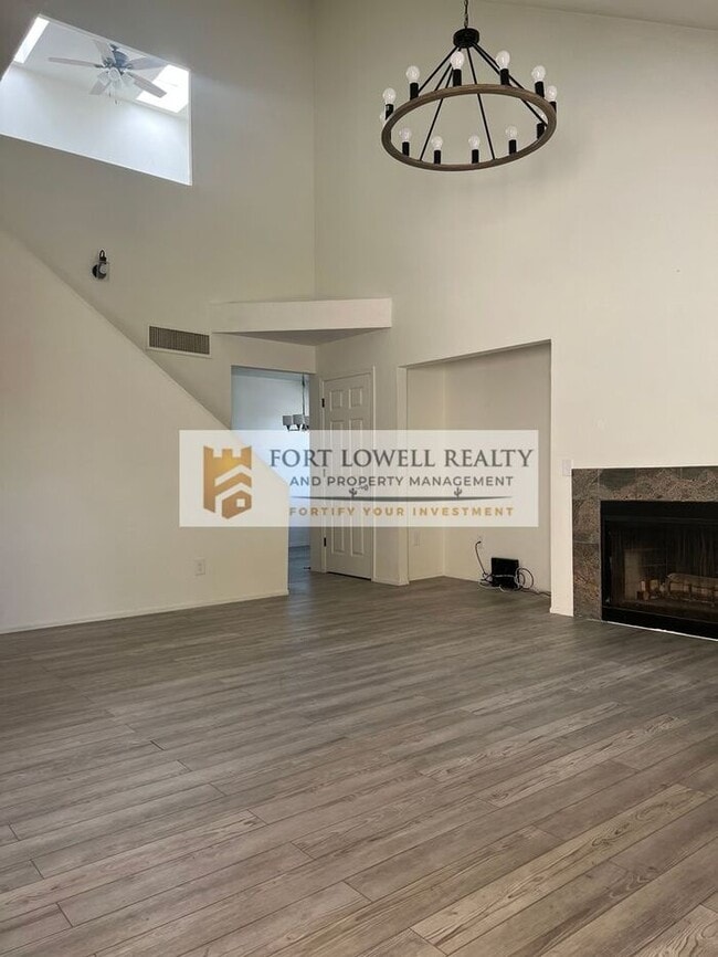 Building Photo - 3 Bed 2 Bath w/Washer&Dryer