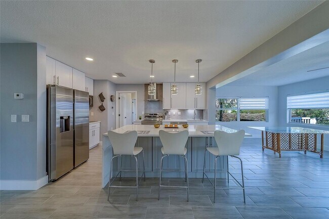 Building Photo - Treasure Island 3/2/2 Pool Home for Rent