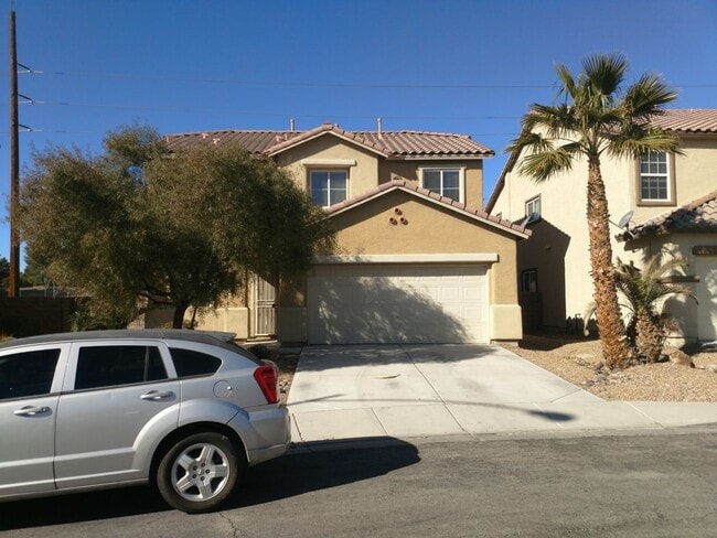 Building Photo - North Las Vegas 3 bedroom 2.5 bath with loft