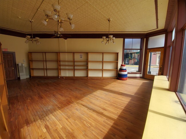 Foto del edificio - 163-165 W Huron St