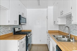 Interior Photo - Burbank Villas