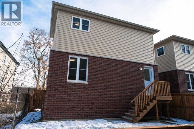 Building Photo - 3495 Bloomfield Rd