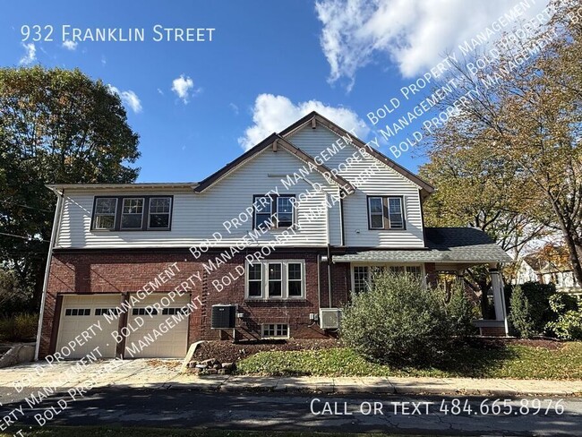 Photo - 932 Franklin St House