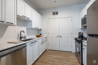 1BR 1BA - 800SF - Bristol Station Apartments