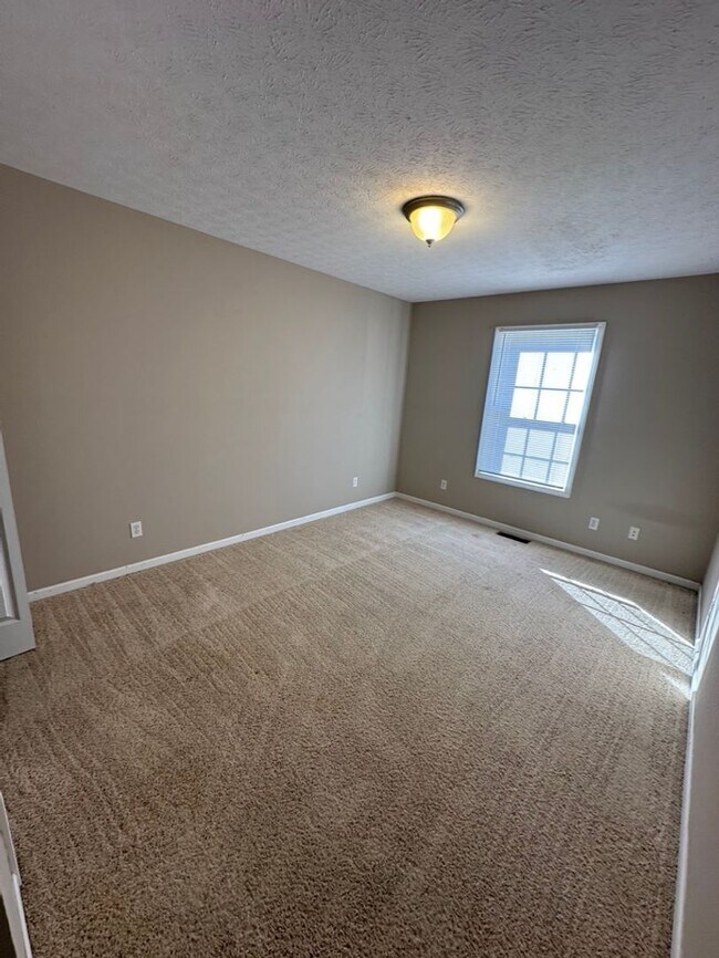 Building Photo - COMING SOON!! 3 Bedroom 2 Bathroom Home fo...
