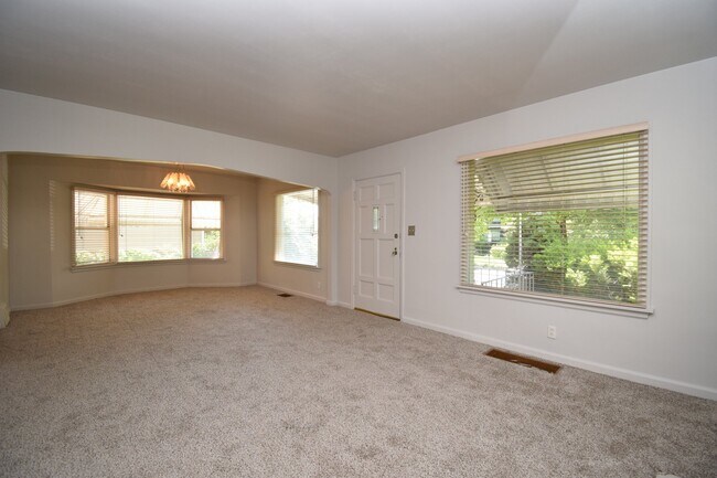 Building Photo - 1523 S 600 E