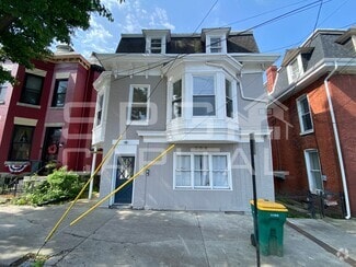 Building Photo - 208 W Main St