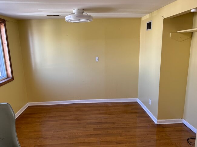 Building Photo - 2352 Poland St