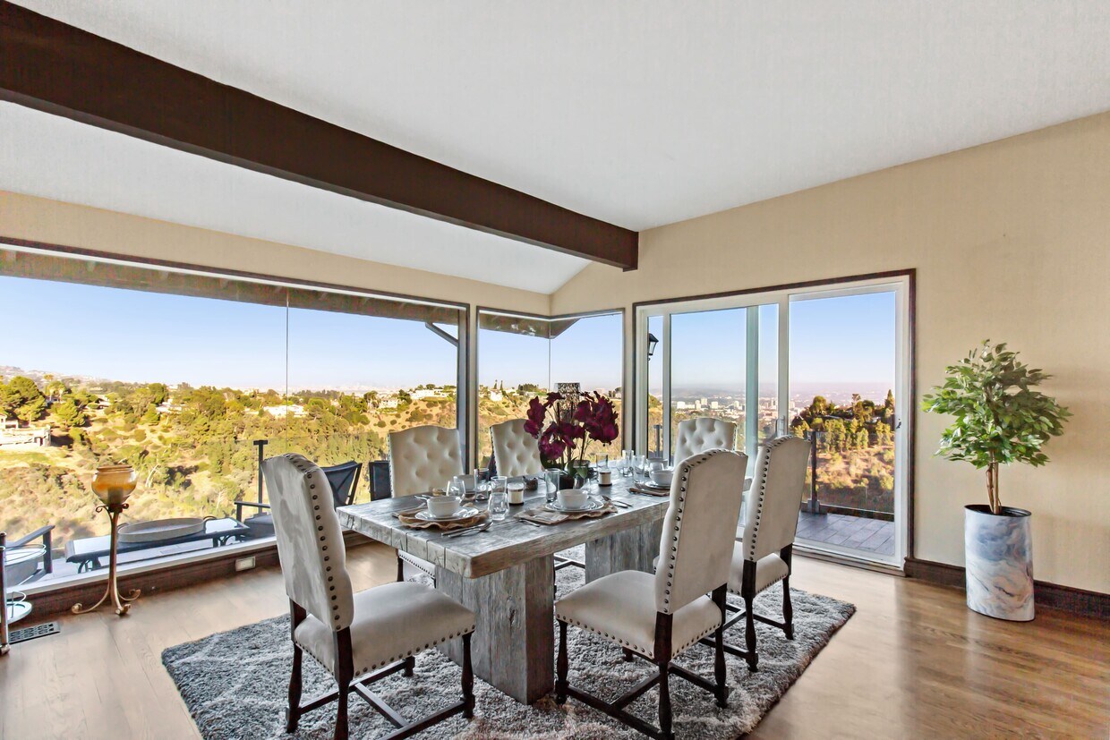 Foto principal - 1300 Linda Flora Dr