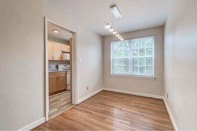 Photo - 109 E Glebe Rd Apartment