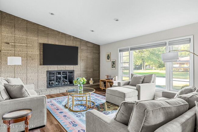 Building Photo - 1515 Vivian Ln