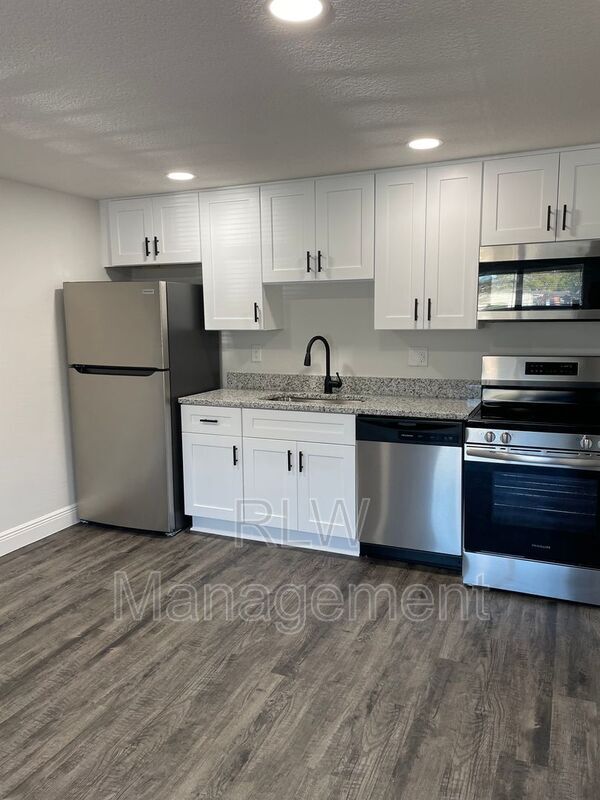 Building Photo - 611 Mt Homer Rd