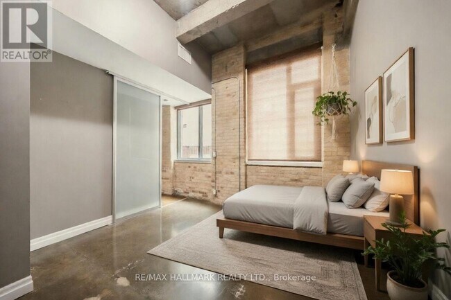 Building Photo - 201 Carlaw Ave
