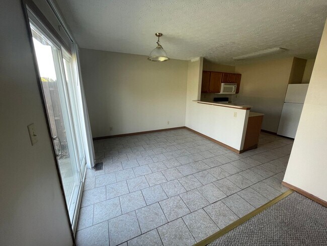 Foto del edificio - 3033 Butterfield Ct
