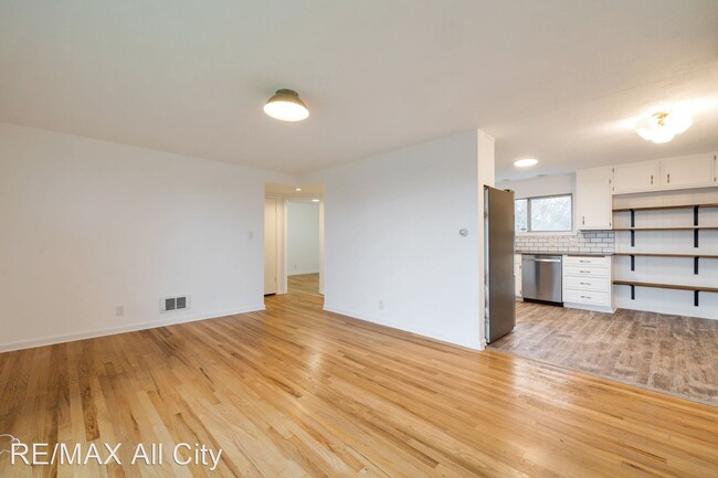 Building Photo - 3 br, 1 bath House - 8806 38th Ave SW