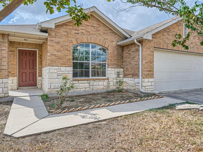 Building Photo - 246 Nandina Dr