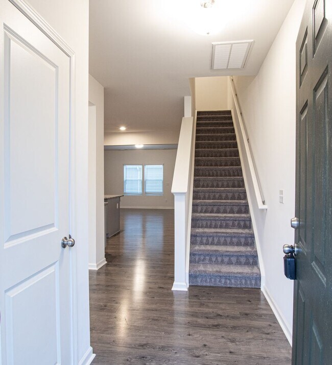 Building Photo - BEAUTIFUL 3 Bedroom, 2 Car Garage Townhome in Bonterra Village - AVAILABLE FEBRUARY 2026