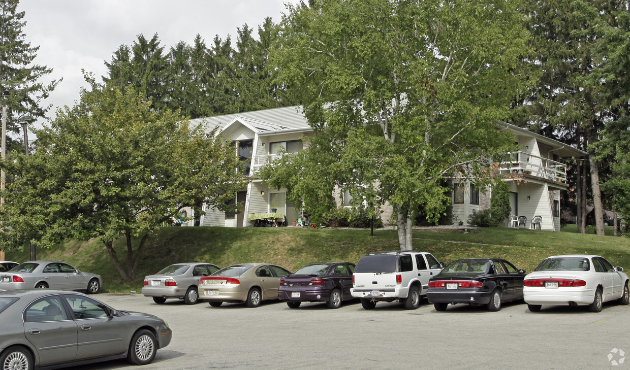 Building Photo - Tall Pines Apartments