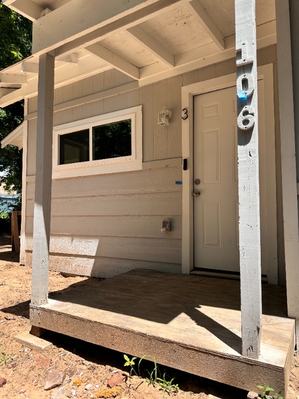 Building Photo - 102 7th St SW