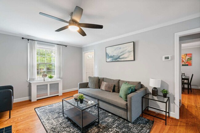 Foto del edificio - 305 E Braddock Rd