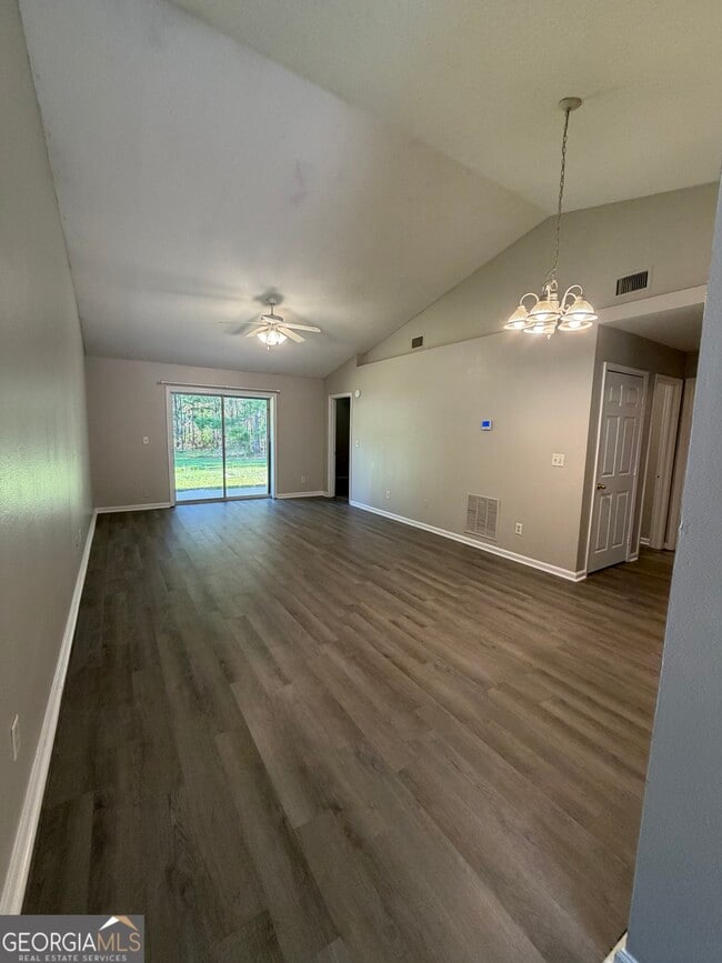 Building Photo - 707 E Lawnwood Ave