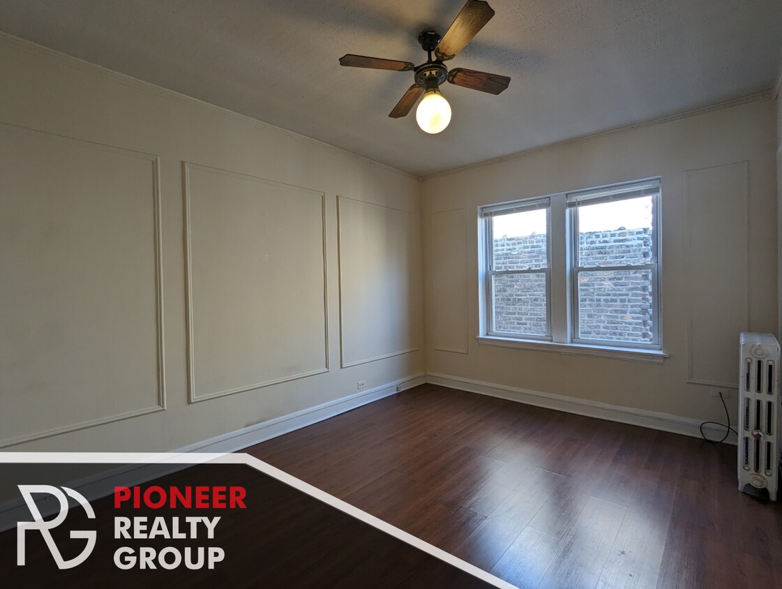 Primary Photo - 2825 N Burling St
