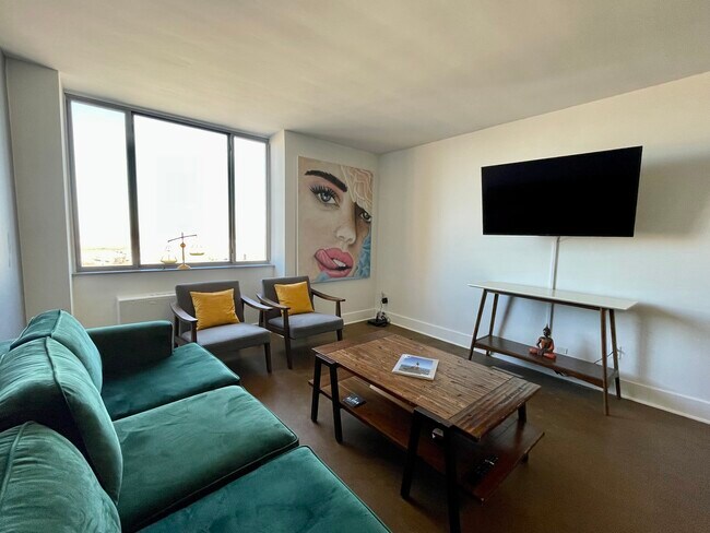 Foto del edificio - 600 E 8th St