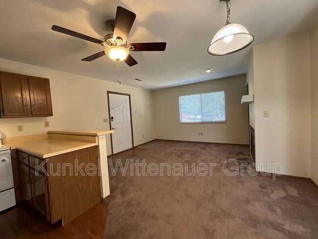 Building Photo - 251 Eagle Ridge