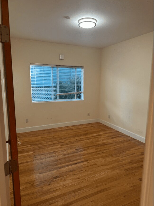 Foto del edificio - 916 13th Ave