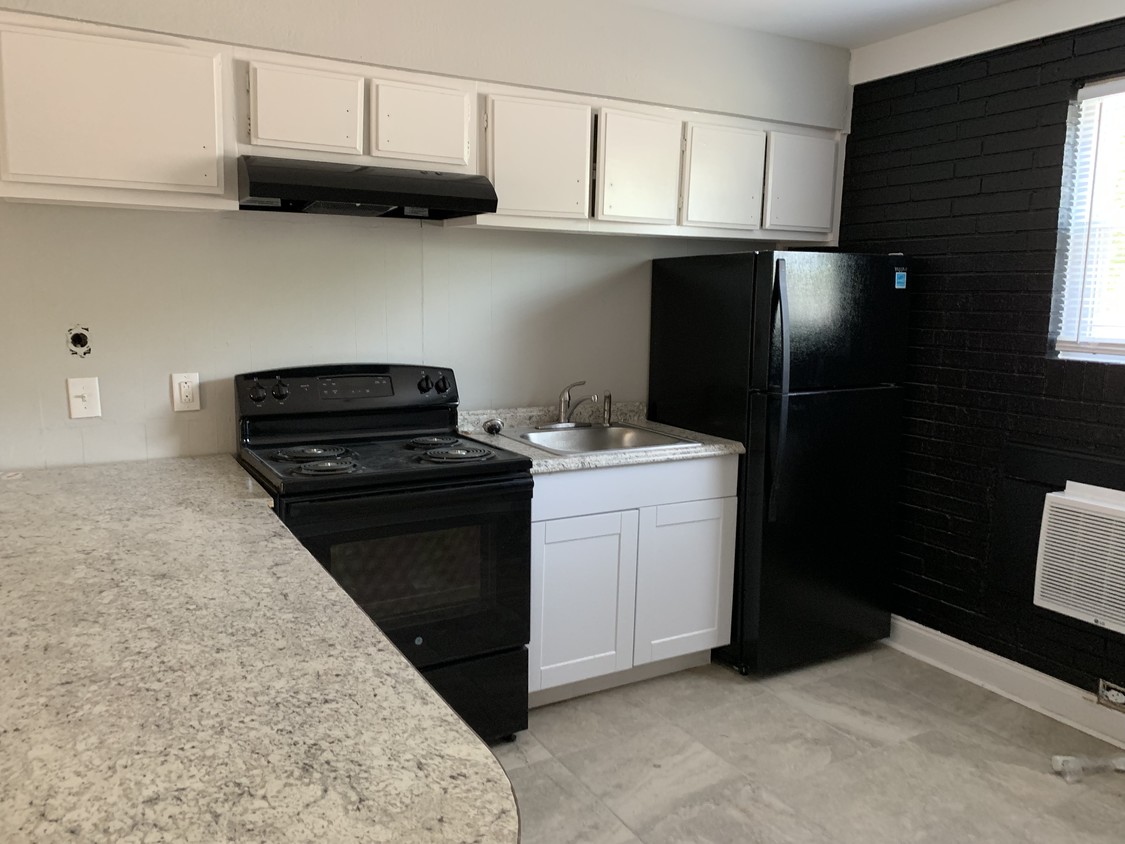 Foto principal - 1220 W Chimes St