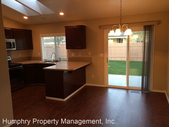 Building Photo - 3 br, 2 bath House - 4486 N. Lusitano Ave.
