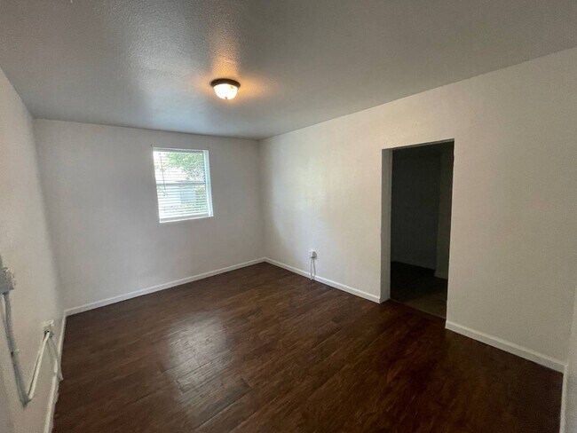 Building Photo - 1146 Olive St