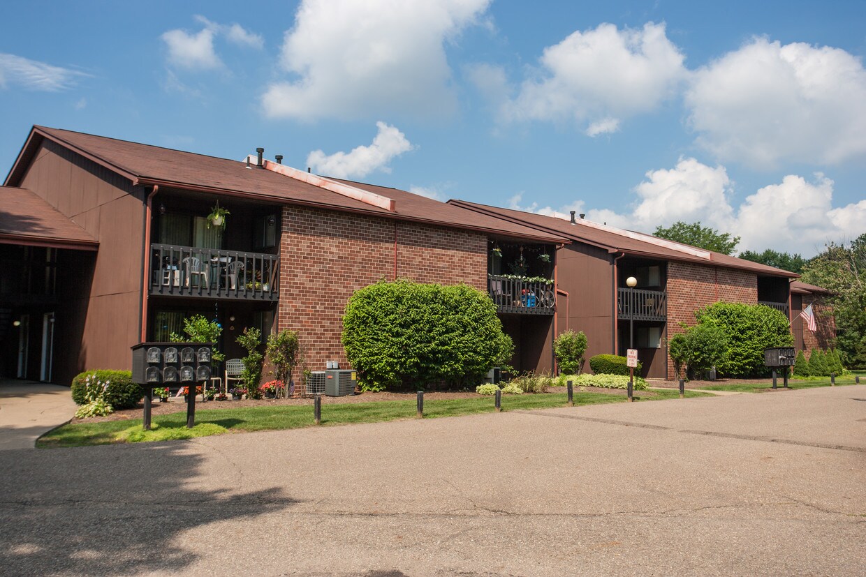 Foto del edificio - Quail Hollow Apartments