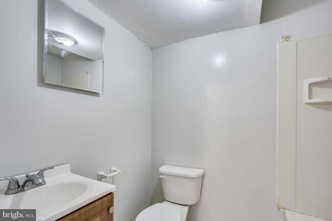 Building Photo - 2915 Fairlawn St