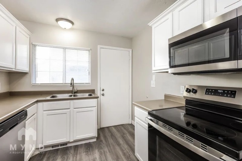 Foto principal - 3130 Green Acre Dr