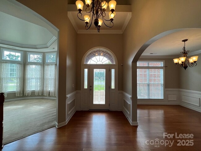 Building Photo - 9720 Royal Colony Dr