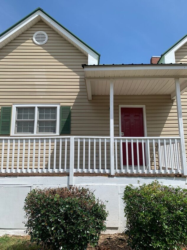 Primary Photo - 405 Johnson St