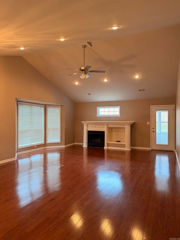 Building Photo - 31 Enclave Cir