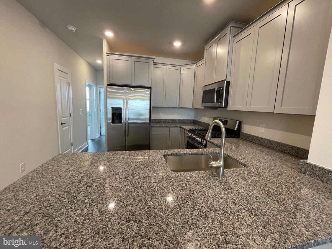 124 Gaslight Aly, Andalusia, PA 19020 Townhome Rentals in Andalusia PA