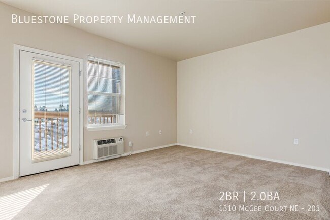 Foto del edificio - 1310 Mcgee Ct NE