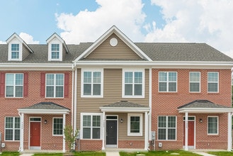 Building Photo - Towns at Woodfield