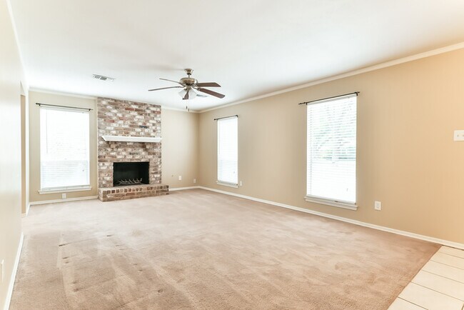 Building Photo - 2111 Mustang Springs Dr