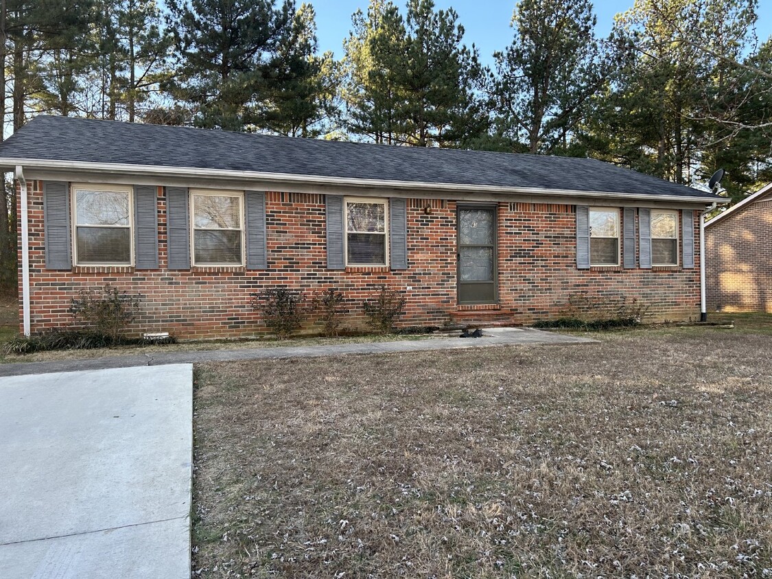 Foto principal - 3-Bedroom Home in Cookeville with Spacious...