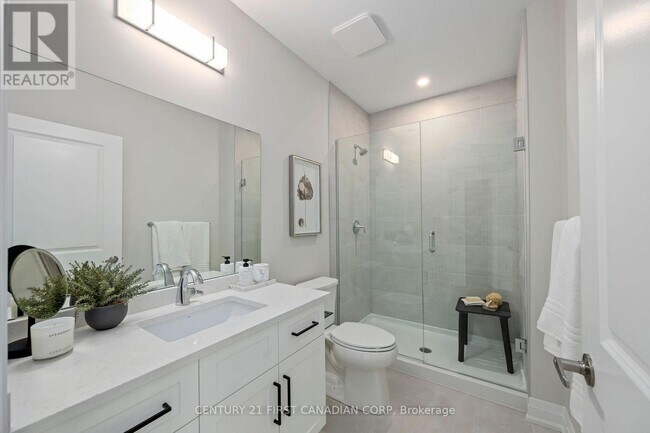 Building Photo - 4286 King St E