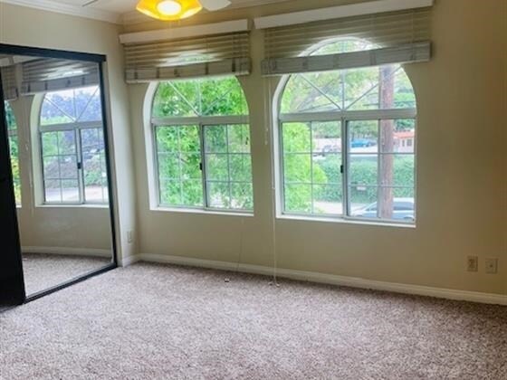 Foto del edificio - 400 N Hollywood Way