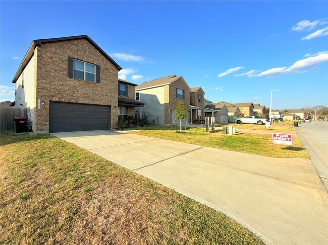 Foto del edificio - 9662 Caney Trails Rd