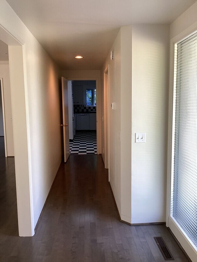 Building Photo - Beautifully Maintained Santa Barbara Home