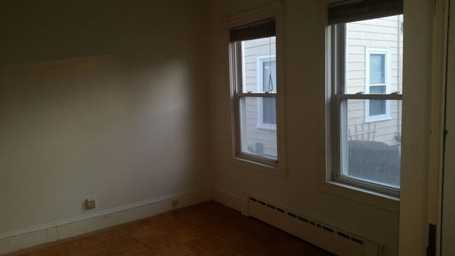Building Photo - Amazing two bedroom