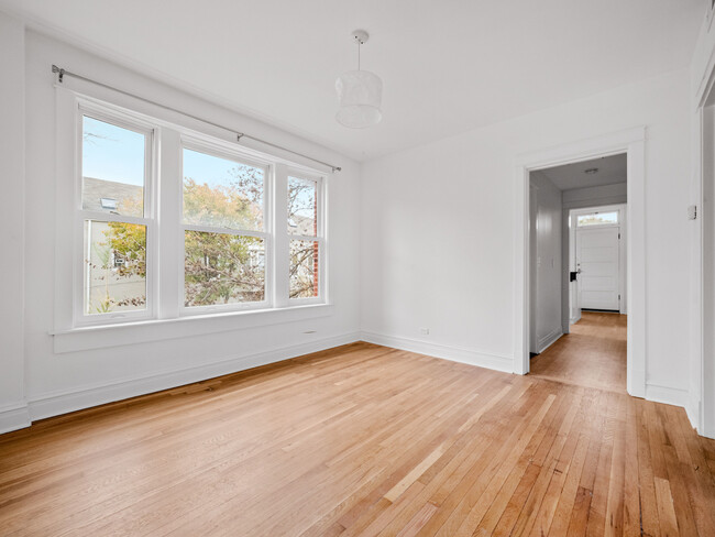 Foto del edificio - 2156 W Roscoe St
