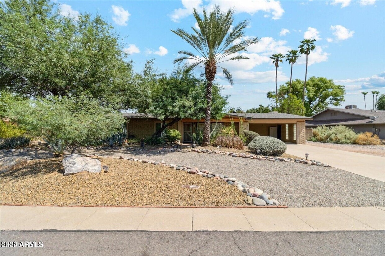 Primary Photo - 5838 E Cochise Rd